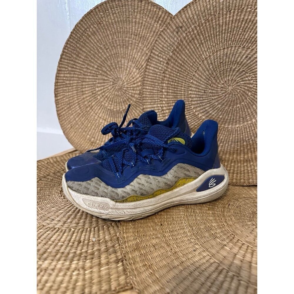Under Armour Curry youth size 4.5 sneakers